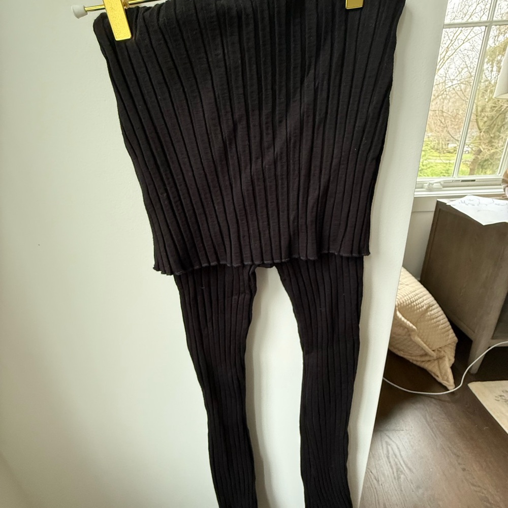 Black Ribbed Leggings